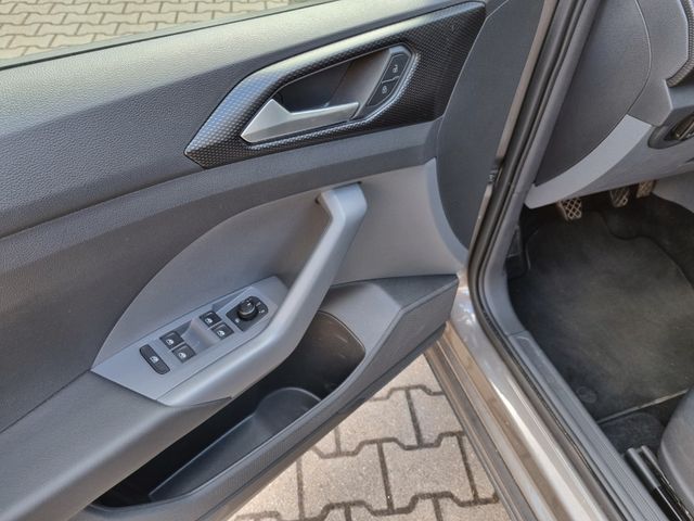 VW  T-Cross Life 1,0 TSI 70KW, Limestone Grey Metallic