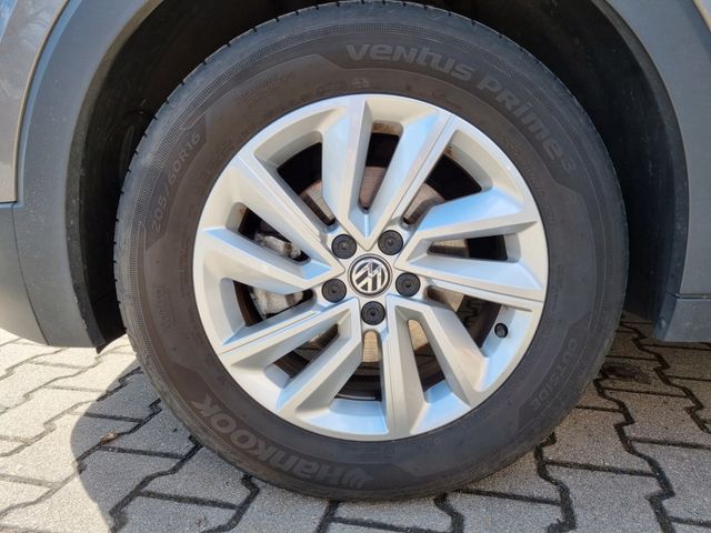 VW  T-Cross Life 1,0 TSI 70KW, Limestone Grey Metallic