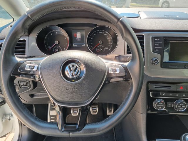 VW  Golf Sportsvan BMT 81 KW Allstar, Oryxweiß Perlmutteffekt