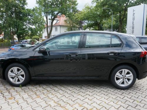 VW  Golf VIII Lim. Life 1,5 TSI 96 KW, Grenadillschwarz