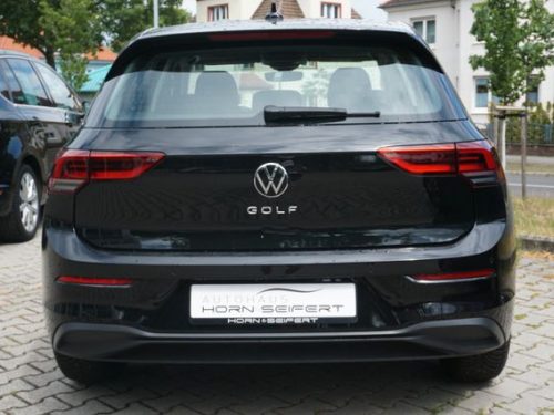 VW  Golf VIII Lim. Life 1,5 TSI 96 KW, Grenadillschwarz