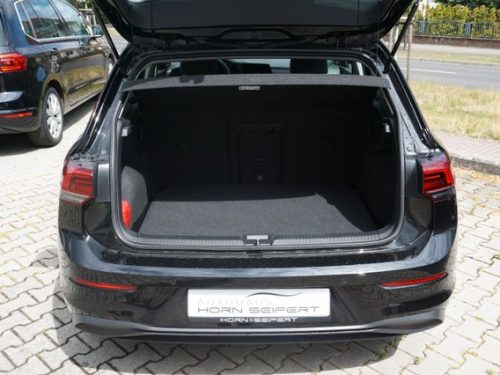 VW  Golf VIII Lim. Life 1,5 TSI 96 KW, Grenadillschwarz