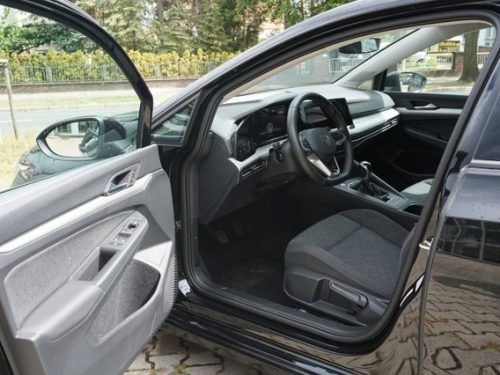 VW  Golf VIII Lim. Life 1,5 TSI 96 KW, Grenadillschwarz