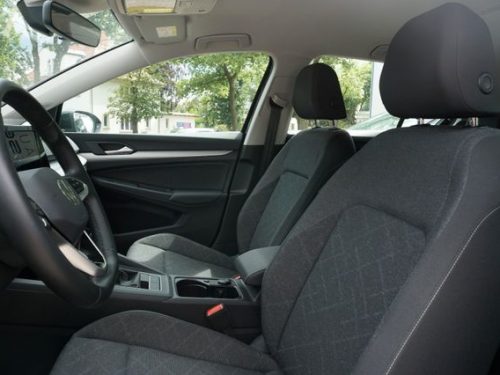 VW  Golf VIII Lim. Life 1,5 TSI 96 KW, Grenadillschwarz
