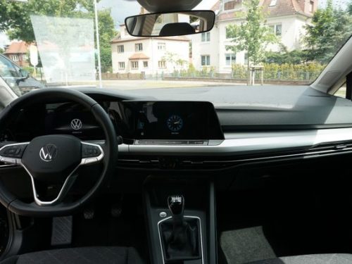 VW  Golf VIII Lim. Life 1,5 TSI 96 KW, Grenadillschwarz