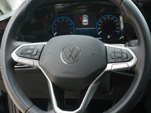 VW  Golf VIII Lim. Life 1,5 TSI 96 KW, Grenadillschwarz