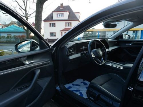 VW Passat Variant Business 1.5 eTSI 110 kW*Navi*AHK, MYTHOS BLACK