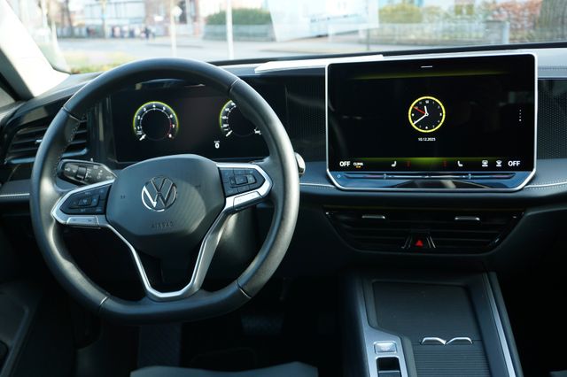 VW Passat Variant Business 1.5 eTSI 110 kW*Navi*AHK, MYTHOS BLACK VW Passat Variant Business 1.5 eTSI 110 kW*Navi*AHK, MYTHOS BLACK