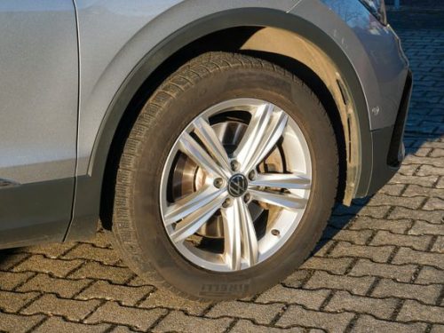 VW  Tiguan Allspace Elegance 4Motion TDI 147 KW, PYRIT SILBER