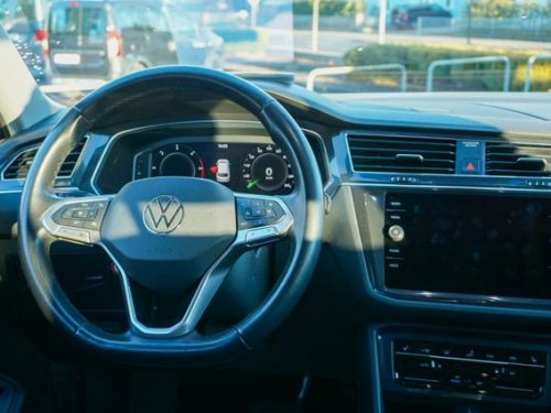 VW  Tiguan Allspace Elegance 4Motion TDI 147 KW, PYRIT SILBER