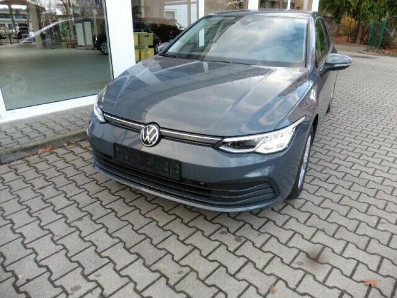 VW  Golf VIII Lim. Life 1,5 TSI 96 KW, Delfingrau Metallic